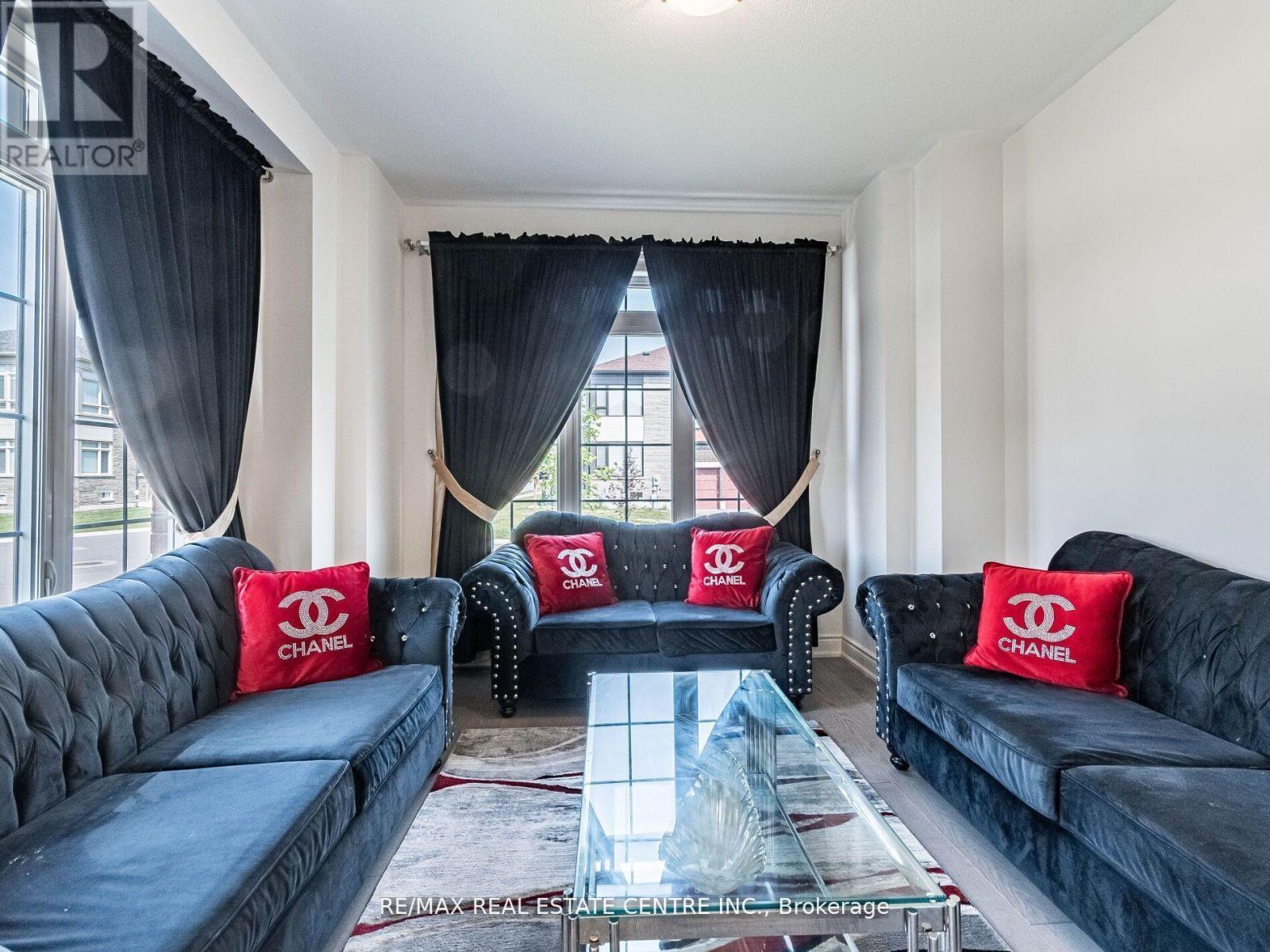 62 Granite Ridge Trail, Hamilton, Ontario  L8B 1Y6 - Photo 4 - X12539598