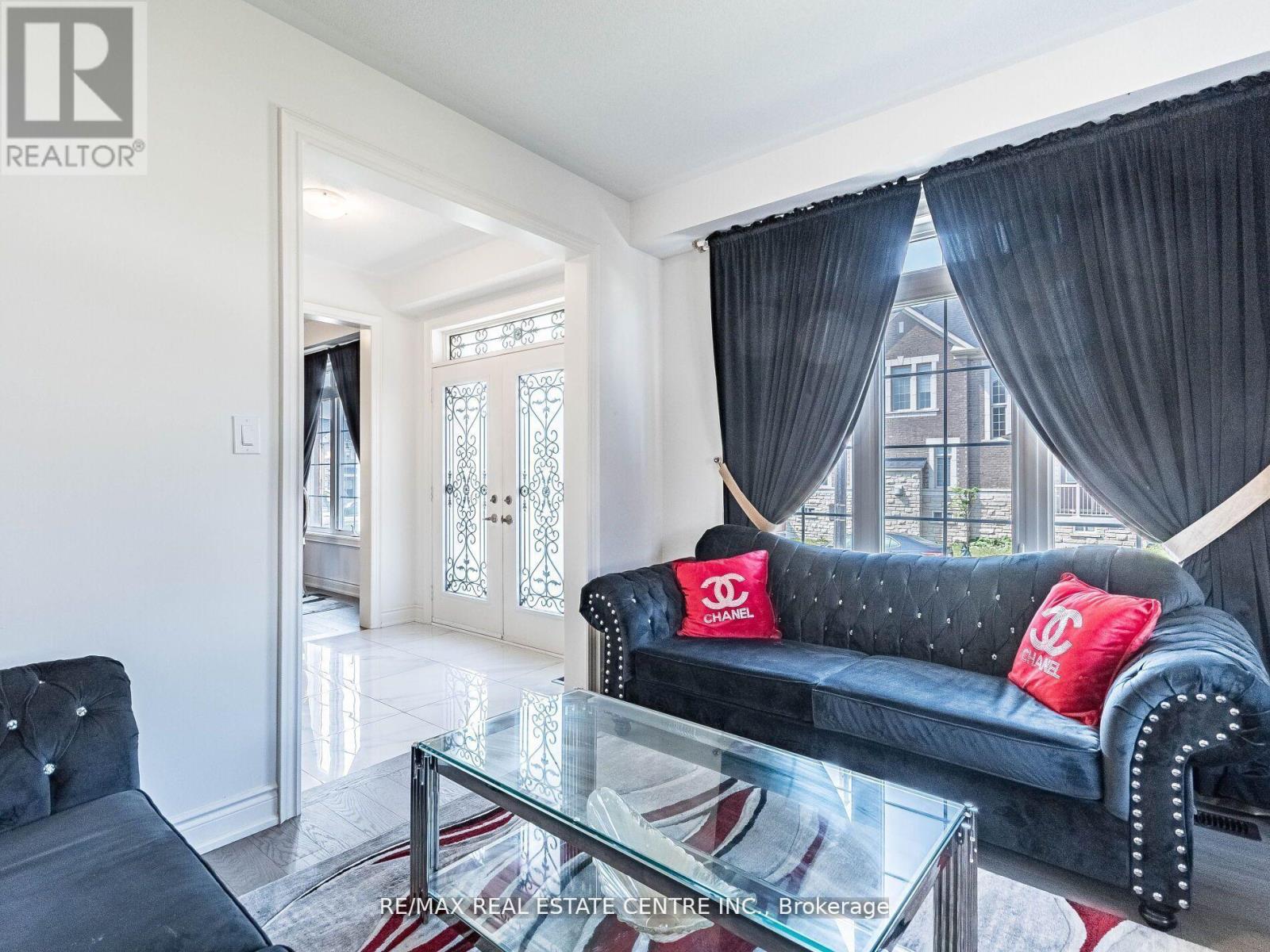 62 Granite Ridge Trail, Hamilton, Ontario  L8B 1Y6 - Photo 5 - X12539598