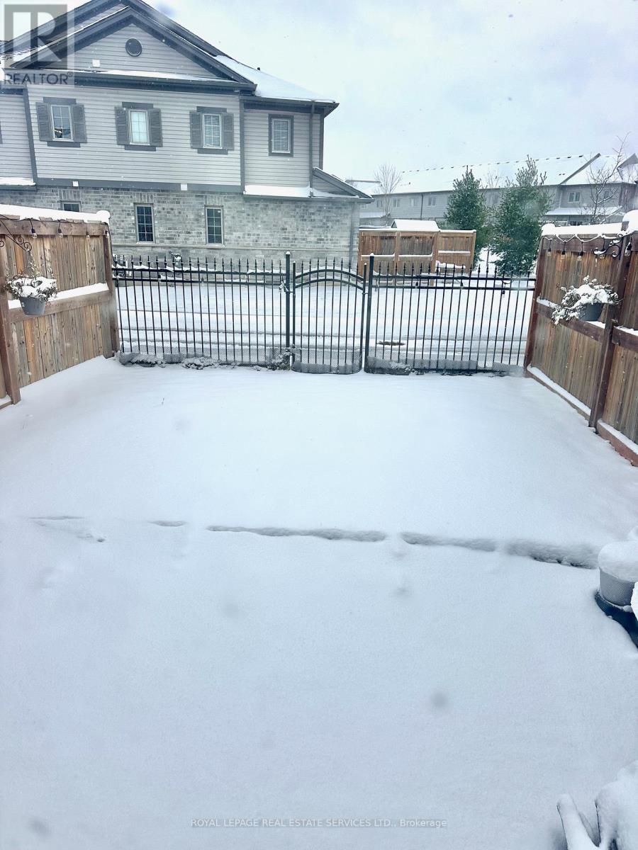 60 Netherwood Road, Kitchener, Ontario  L2P 0E4 - Photo 2 - X12539624