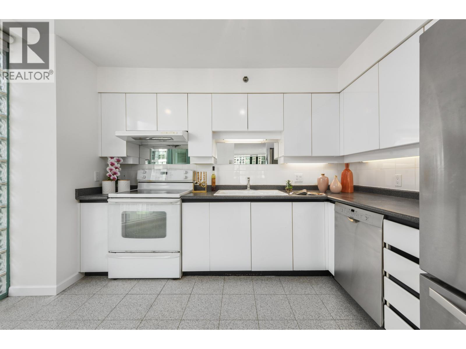 805 1132 Haro Street, Vancouver, British Columbia  V6E 1C9 - Photo 13 - R3067019