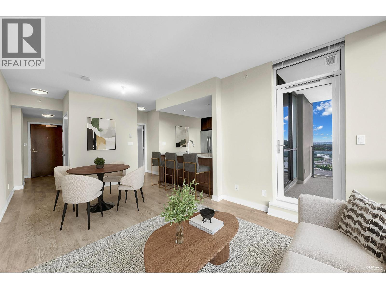 2307 2975 Atlantic Avenue, Coquitlam, British Columbia  V3B 0C5 - Photo 2 - R3067025