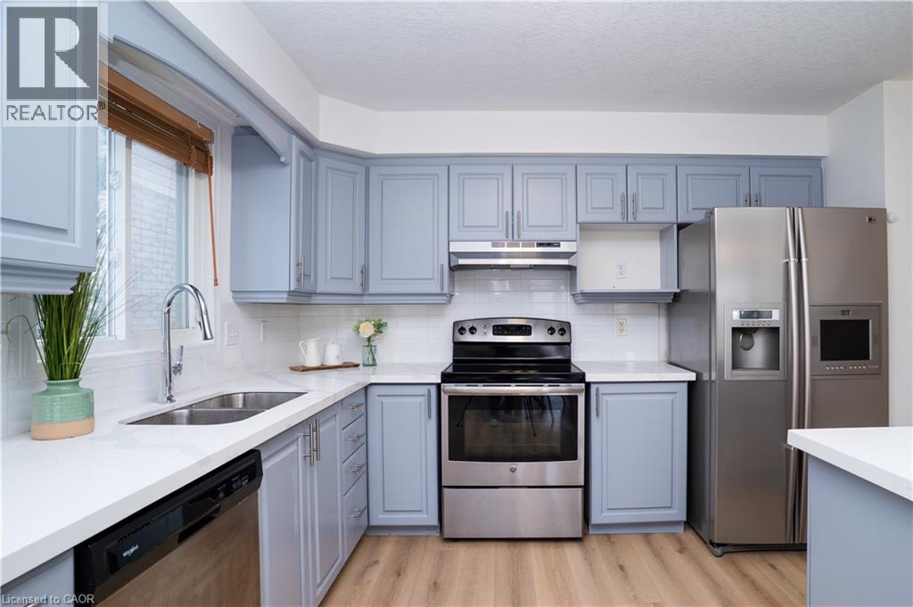 602 Winterberry Avenue, Waterloo, Ontario  N2V 2W5 - Photo 3 - 40787657