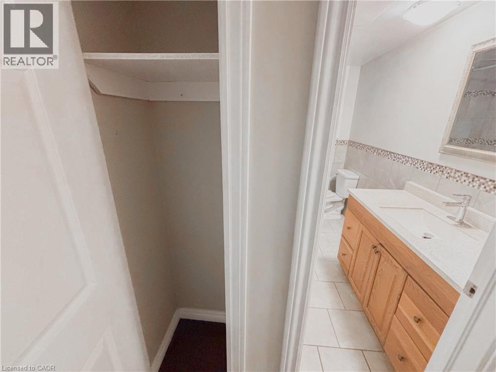 26 Woodfern Court, Kitchener, Ontario  N2E 1H4 - Photo 19 - 40787631