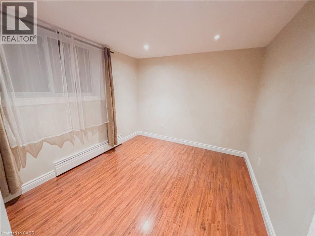 26 Woodfern Court, Kitchener, Ontario  N2E 1H4 - Photo 25 - 40787631