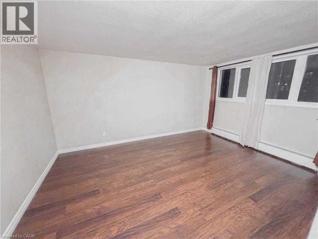 26 Woodfern Court, Kitchener, Ontario  N2E 1H4 - Photo 9 - 40787631