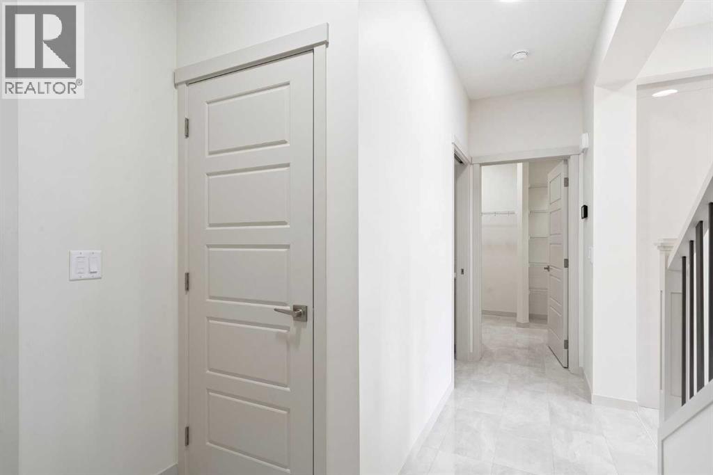 31 Lucas Passage Nw, Calgary, Alberta  T3P 1Z4 - Photo 4 - A2256280