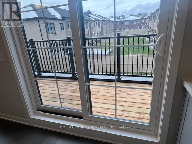 48 York Downs Boulevard, Markham, Ontario  L6C 3M6 - Photo 12 - N12539634