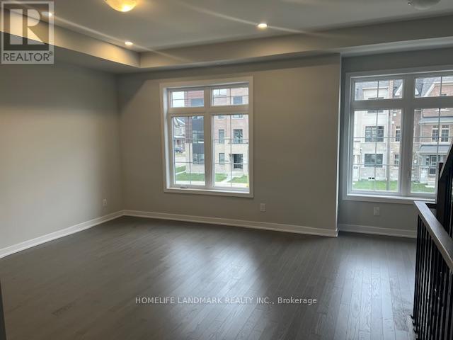 48 York Downs Boulevard, Markham, Ontario  L6C 3M6 - Photo 3 - N12539634