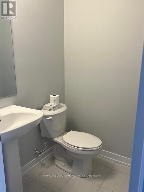 48 York Downs Boulevard, Markham, Ontario  L6C 3M6 - Photo 5 - N12539634