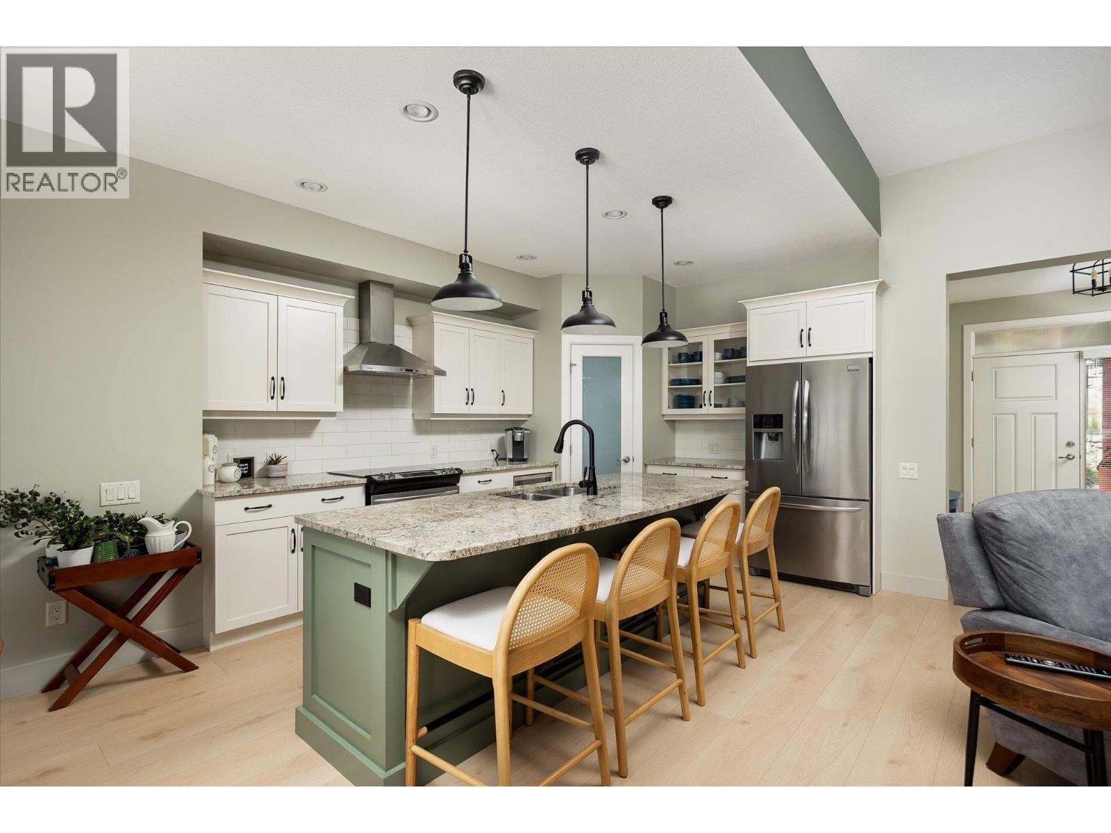 2149 Madera Court, Westbank, British Columbia V4T 3H7 - Photo 2 - 10360053