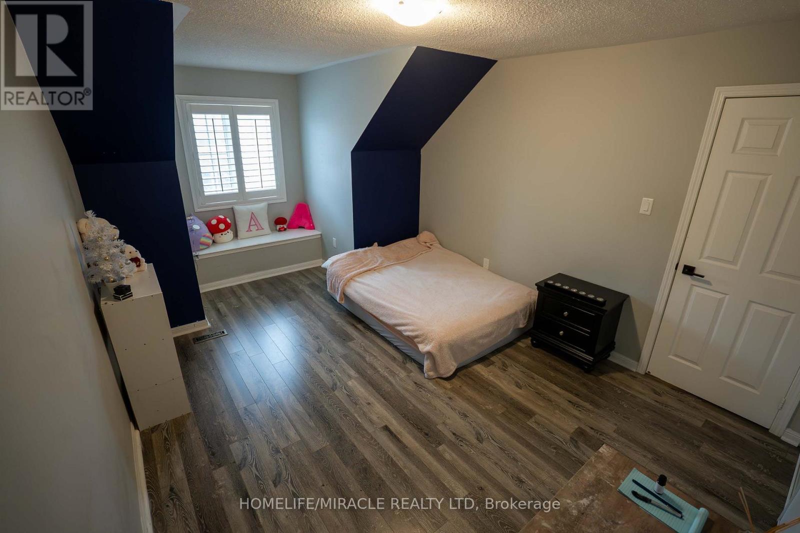 949 Mcneil Drive, Milton, Ontario  L9T 6N1 - Photo 10 - W12539628