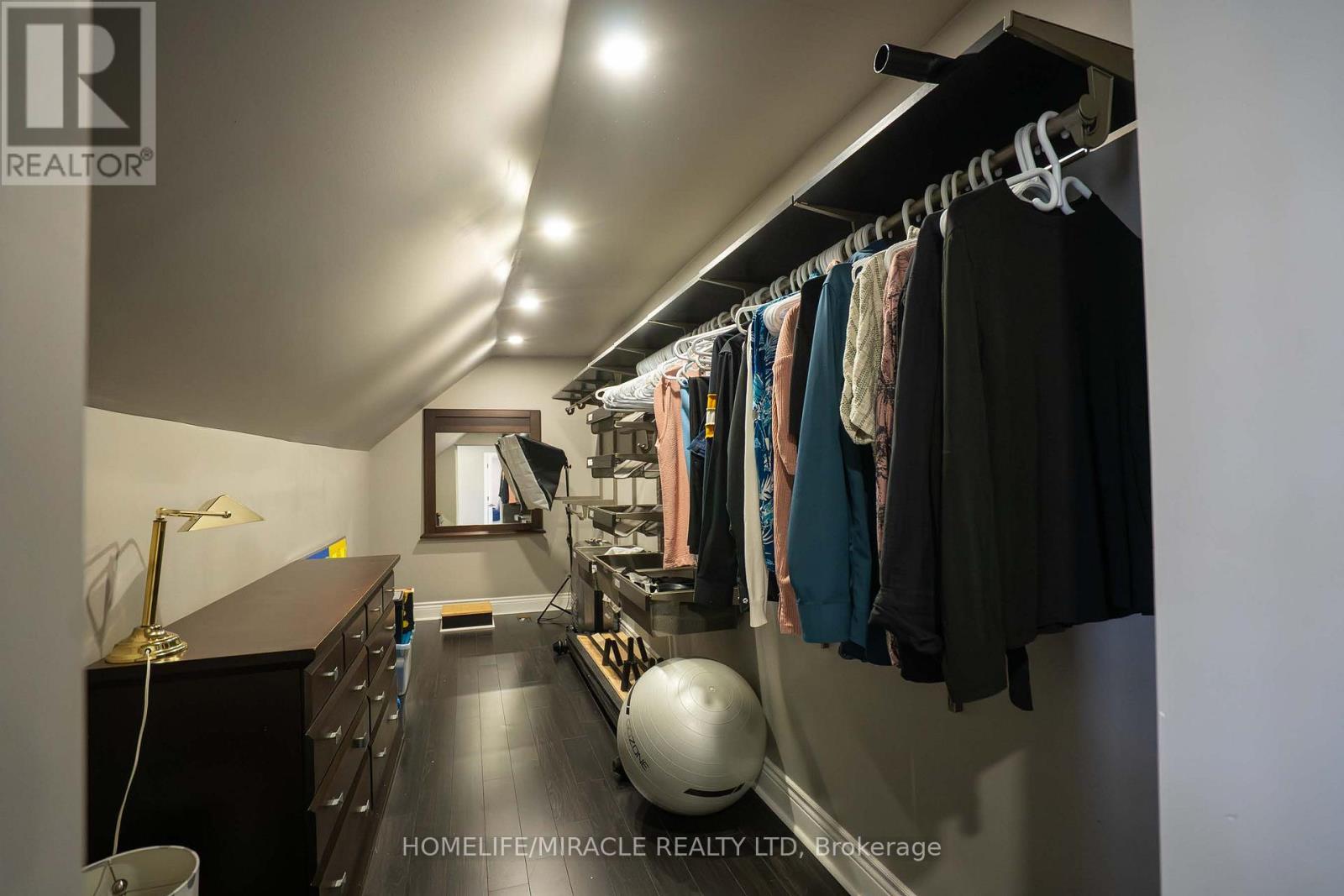 949 Mcneil Drive, Milton, Ontario  L9T 6N1 - Photo 26 - W12539628