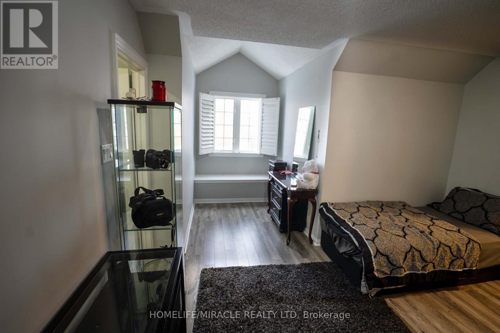 949 Mcneil Drive, Milton, Ontario  L9T 6N1 - Photo 7 - W12539628