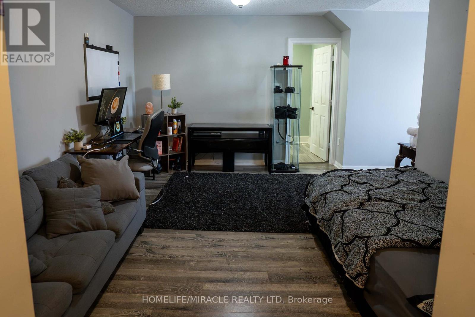 949 Mcneil Drive, Milton, Ontario  L9T 6N1 - Photo 8 - W12539628