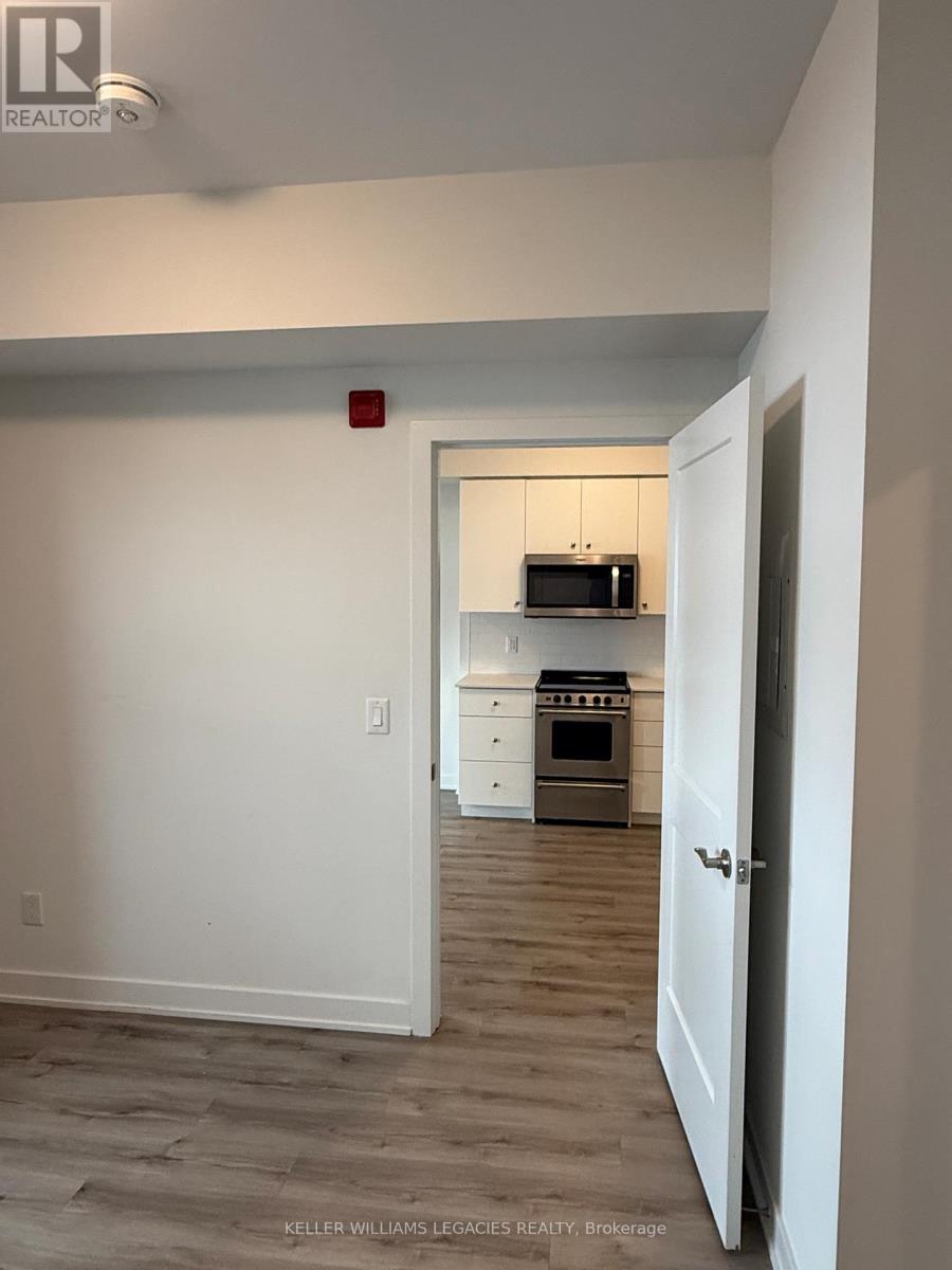 310 - 110 Fergus Avenue, Kitchener, Ontario  N2A 0K9 - Photo 9 - X12462664