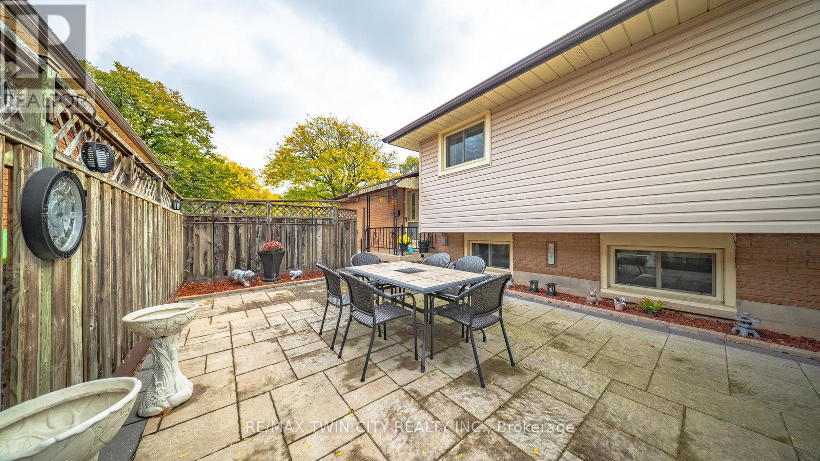 42 Palm Crescent, Brantford, Ontario  N3R 5G2 - Photo 34 - X12539636