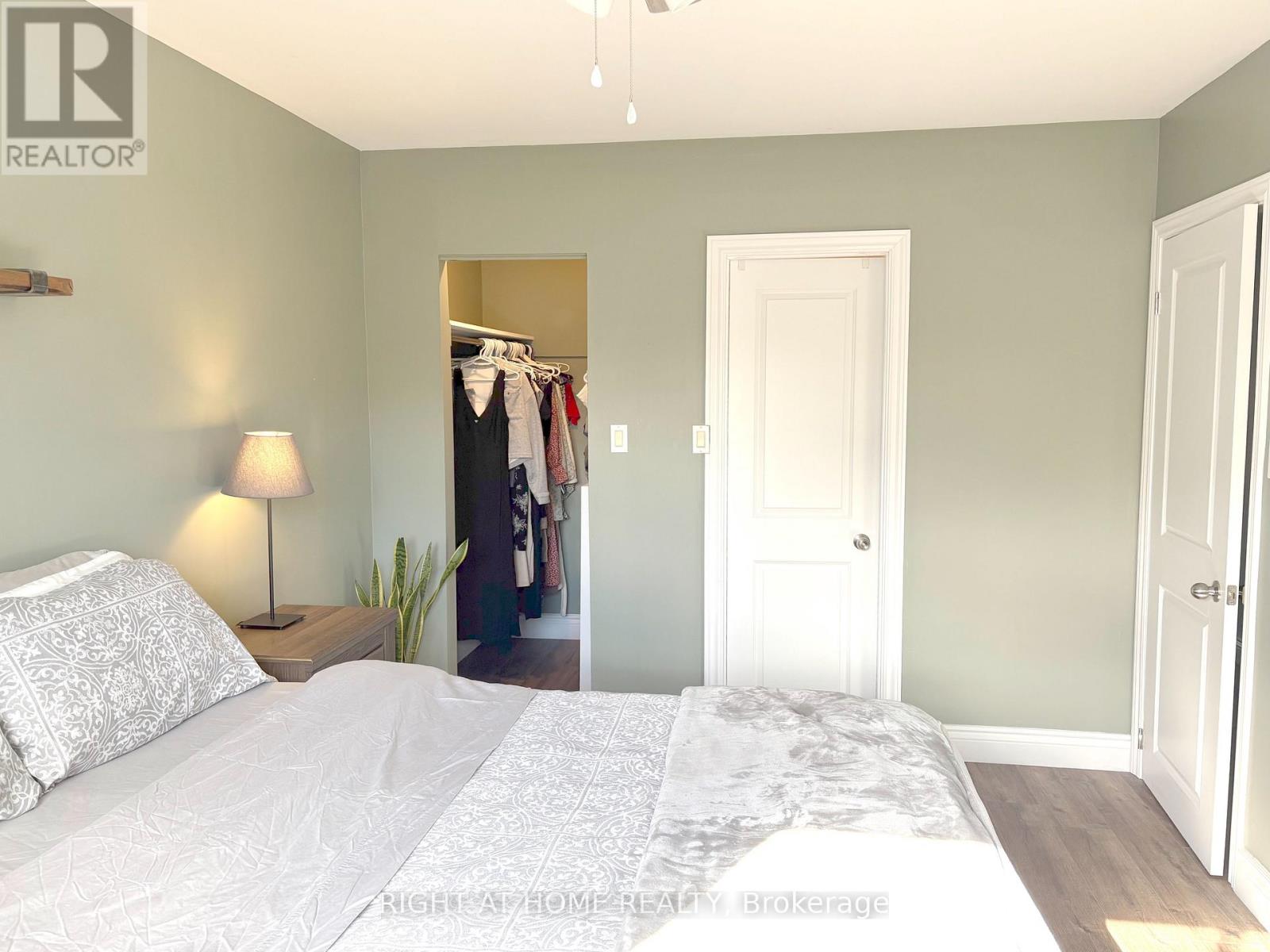 Upper - 975 Mink Street, Pickering, Ontario  L1W 2G6 - Photo 11 - E12539642