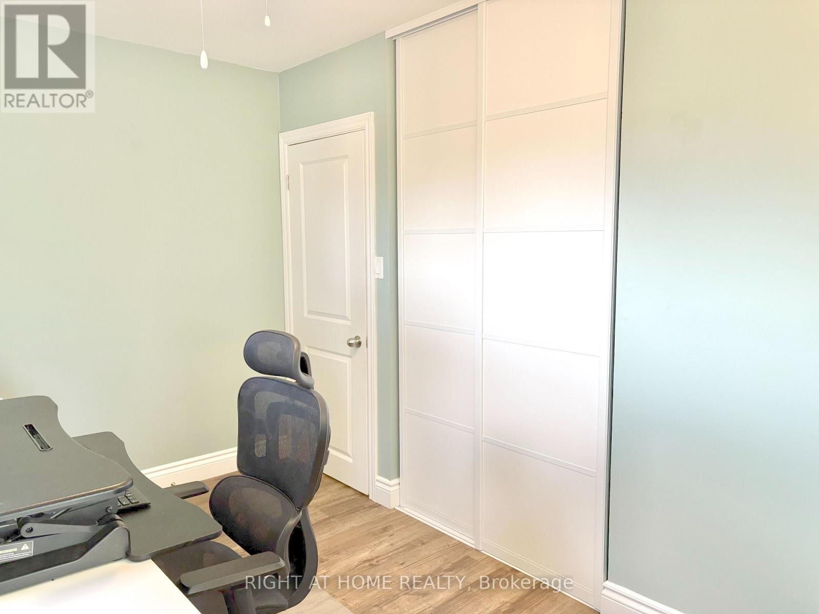 Upper - 975 Mink Street, Pickering, Ontario  L1W 2G6 - Photo 15 - E12539642