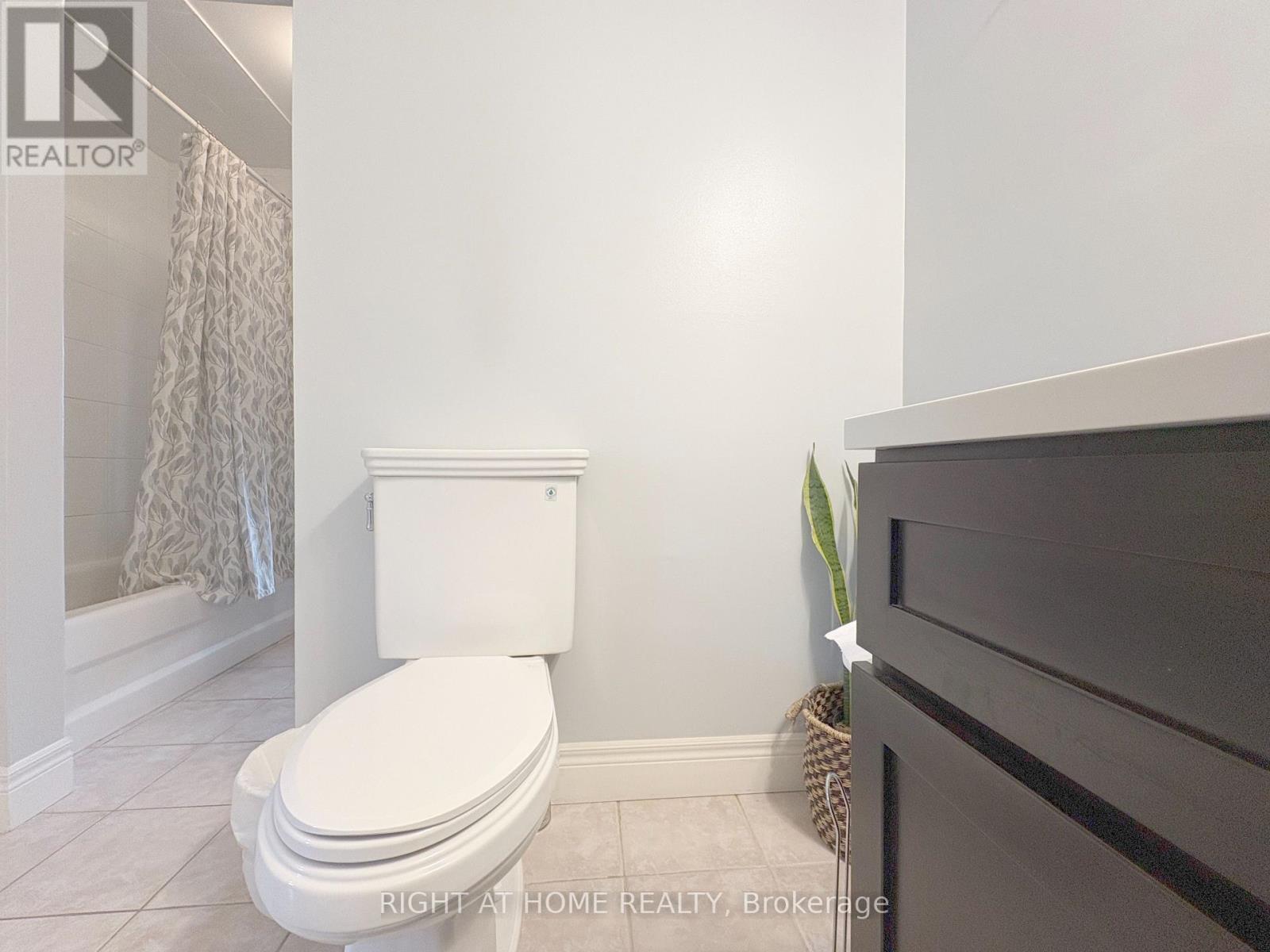 Upper - 975 Mink Street, Pickering, Ontario  L1W 2G6 - Photo 17 - E12539642