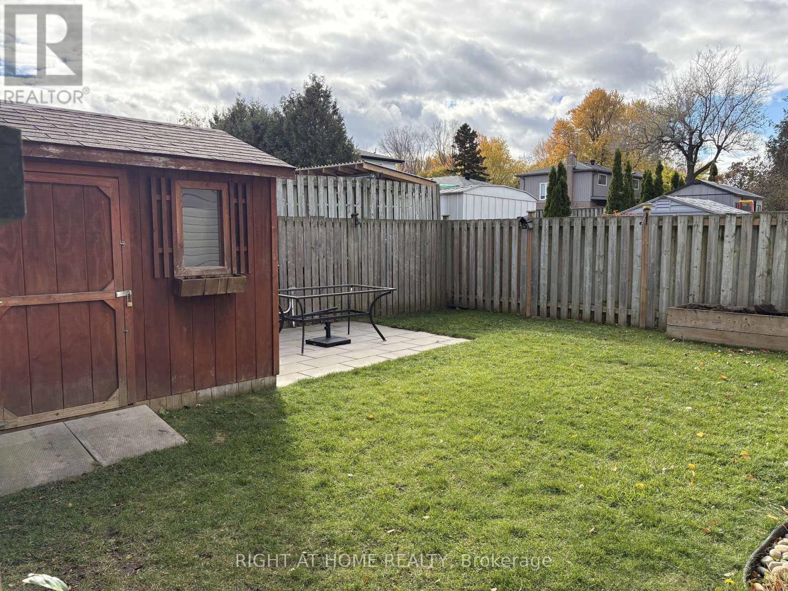 Upper - 975 Mink Street, Pickering, Ontario  L1W 2G6 - Photo 20 - E12539642