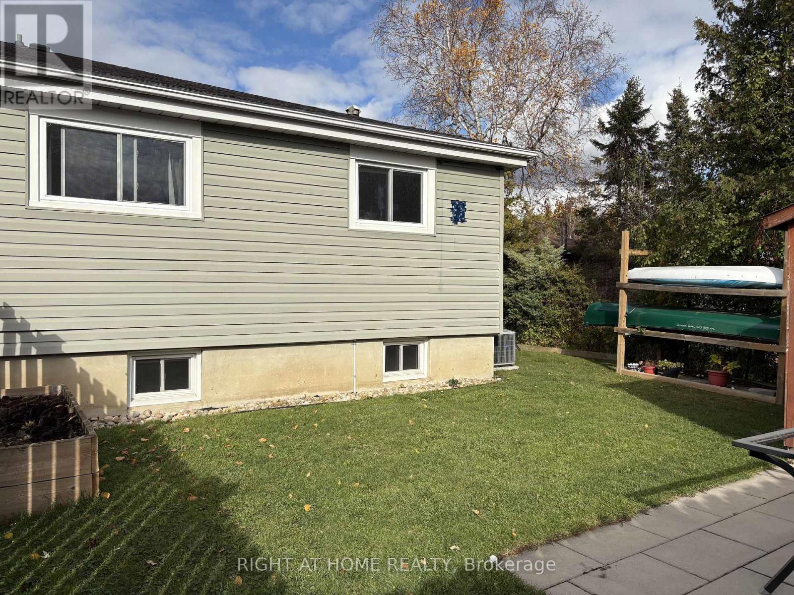 Upper - 975 Mink Street, Pickering, Ontario  L1W 2G6 - Photo 22 - E12539642