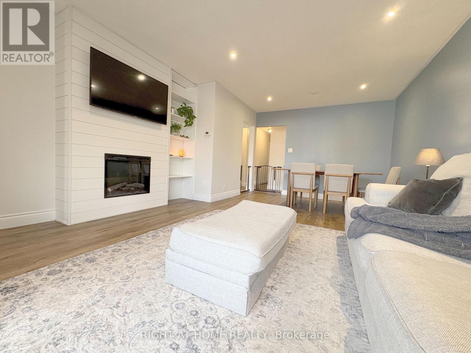 Upper - 975 Mink Street, Pickering, Ontario  L1W 2G6 - Photo 3 - E12539642