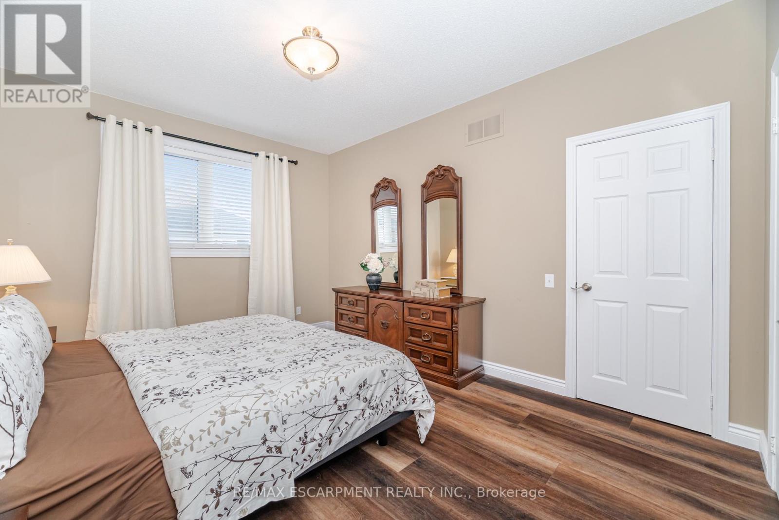 38 - 2243 Turnberry Road, Burlington, Ontario L7M 4Y5 - Photo 20 - W12516492