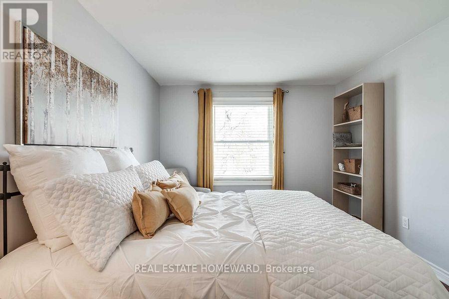 220 William Roe Boulevard, Newmarket, Ontario  L3Y 1B5 - Photo 24 - N12539676