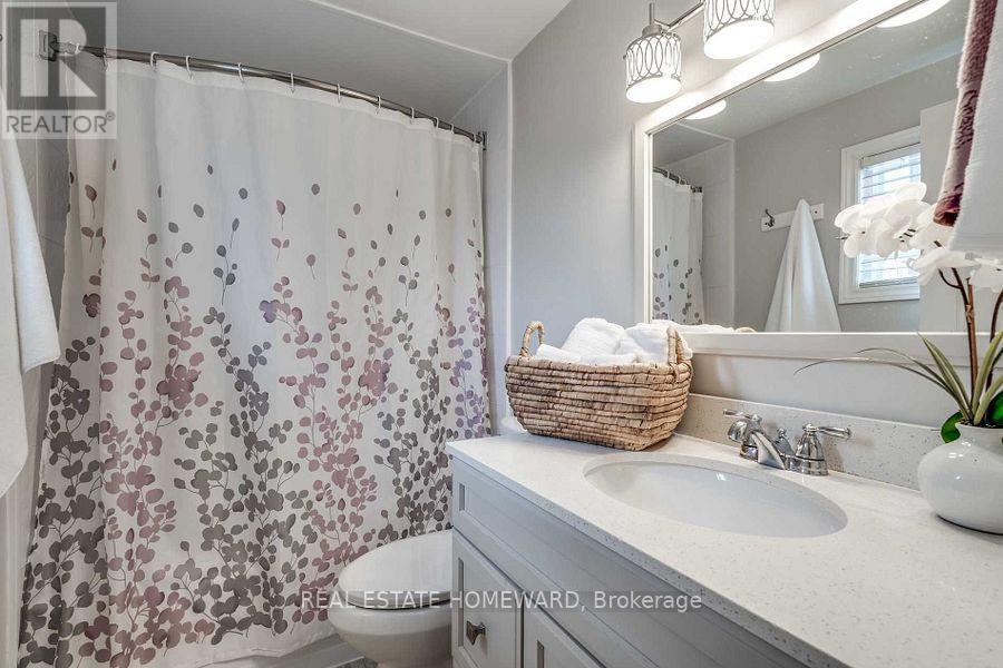 220 William Roe Boulevard, Newmarket, Ontario  L3Y 1B5 - Photo 26 - N12539676