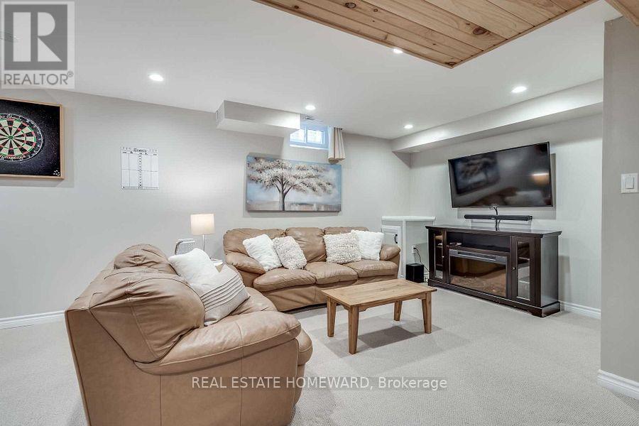 220 William Roe Boulevard, Newmarket, Ontario  L3Y 1B5 - Photo 28 - N12539676