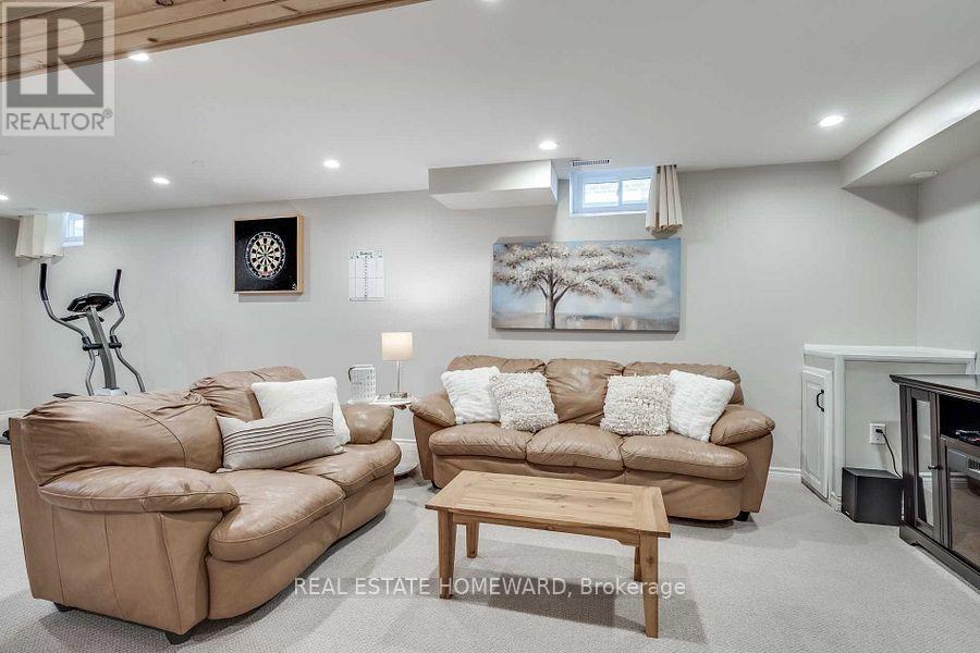 220 William Roe Boulevard, Newmarket, Ontario  L3Y 1B5 - Photo 29 - N12539676