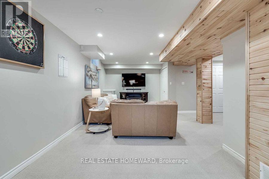 220 William Roe Boulevard, Newmarket, Ontario  L3Y 1B5 - Photo 31 - N12539676