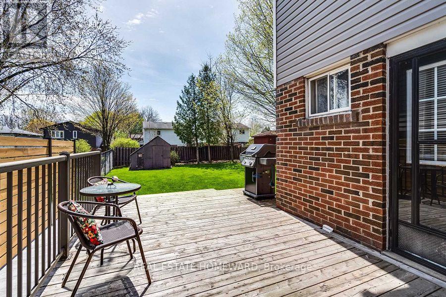 220 William Roe Boulevard, Newmarket, Ontario  L3Y 1B5 - Photo 33 - N12539676