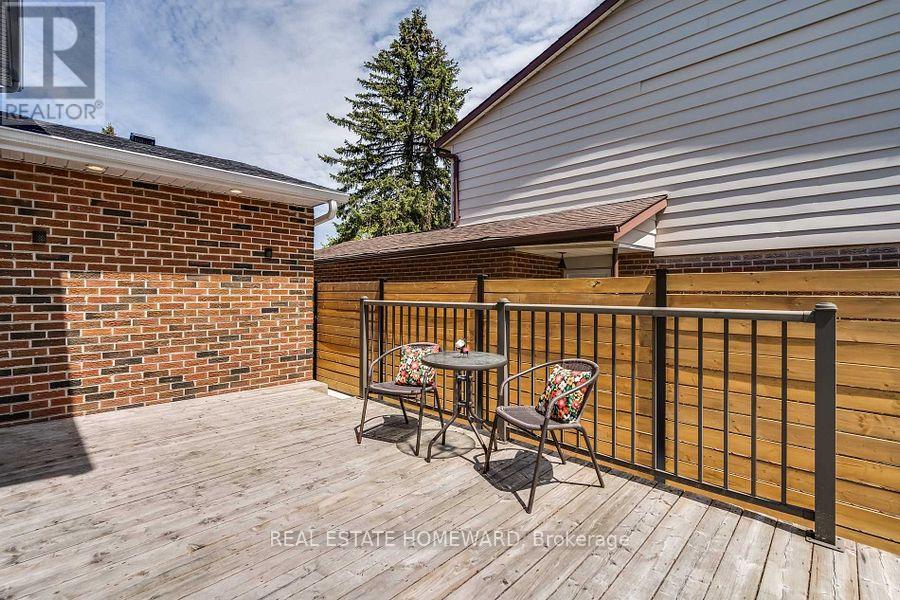 220 William Roe Boulevard, Newmarket, Ontario  L3Y 1B5 - Photo 34 - N12539676