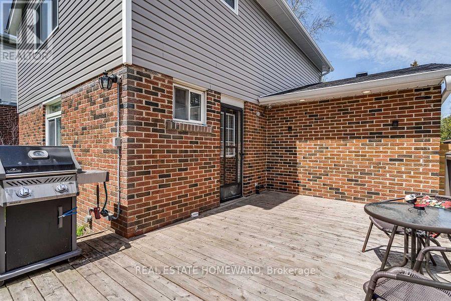 220 William Roe Boulevard, Newmarket, Ontario  L3Y 1B5 - Photo 35 - N12539676