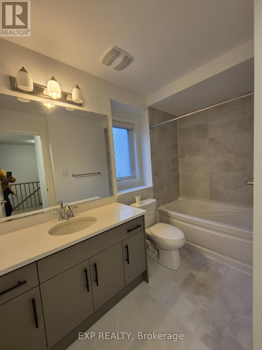 128 Marigold Gardens, Oakville, Ontario  L6H 7X7 - Photo 6 - W12539660