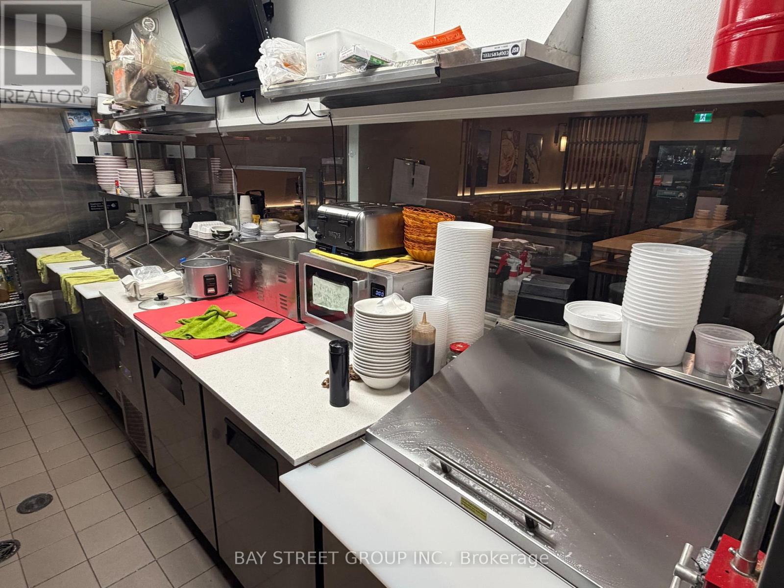 D2-B - 888 Dundas Street E, Mississauga, Ontario  L4Y 4G6 - Photo 3 - W12539666