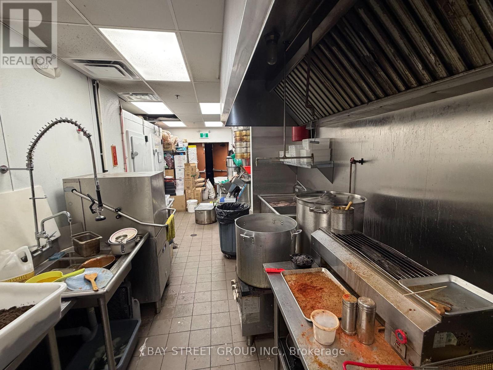 D2-B - 888 Dundas Street E, Mississauga, Ontario  L4Y 4G6 - Photo 5 - W12539666