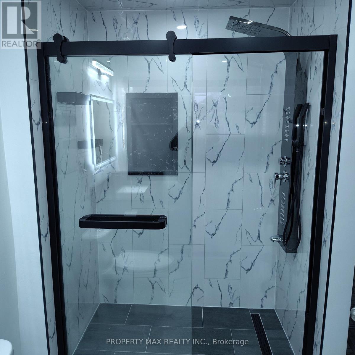 246 Simmons Boulevard, Brampton, Ontario  L6V 3Y1 - Photo 11 - W12539672