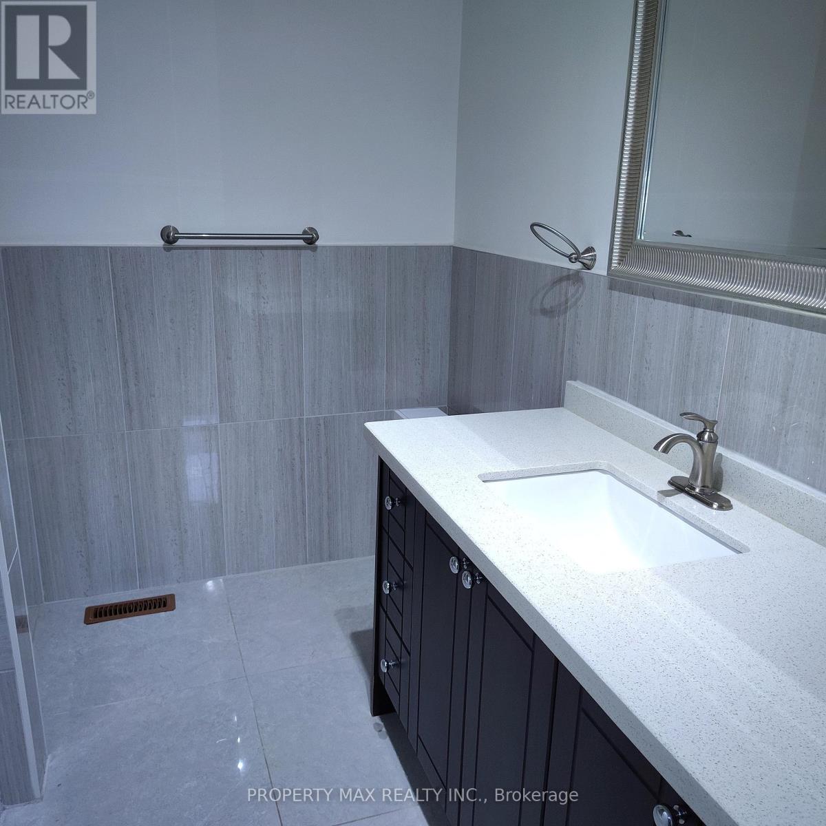 246 Simmons Boulevard, Brampton, Ontario  L6V 3Y1 - Photo 12 - W12539672