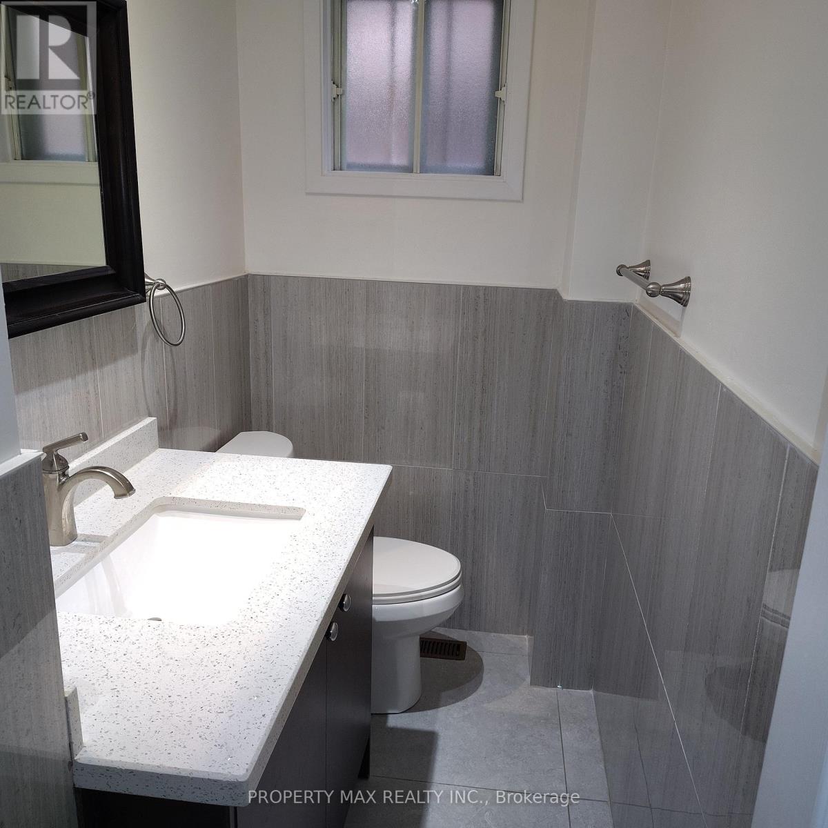 246 Simmons Boulevard, Brampton, Ontario  L6V 3Y1 - Photo 5 - W12539672