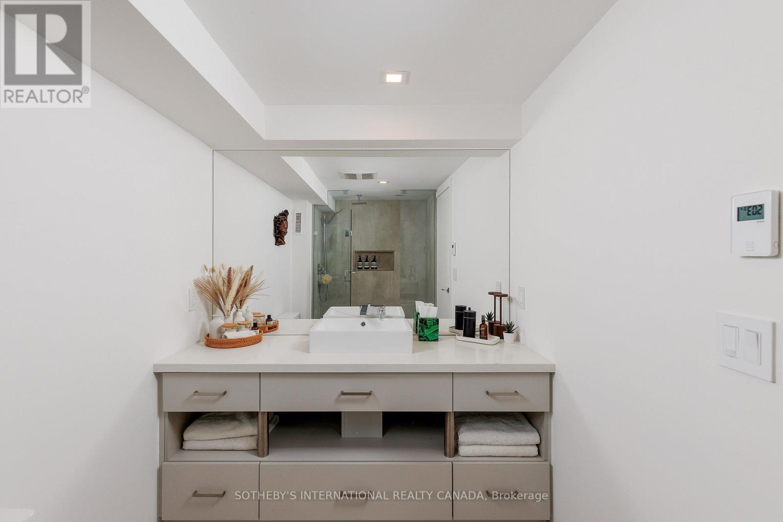 Ph 912 - 82 Lombard Street, Toronto, Ontario  M5C 2S8 - Photo 27 - C12538644