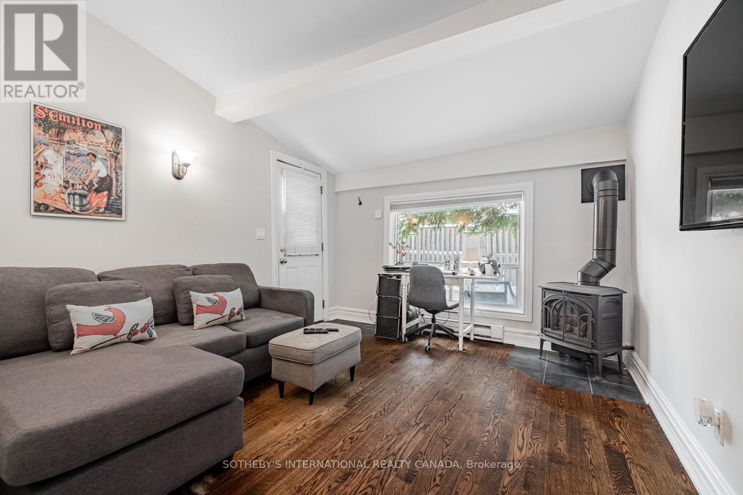 122 Kenwood Avenue, Toronto, Ontario  M6C 2S3 - Photo 19 - C12539690