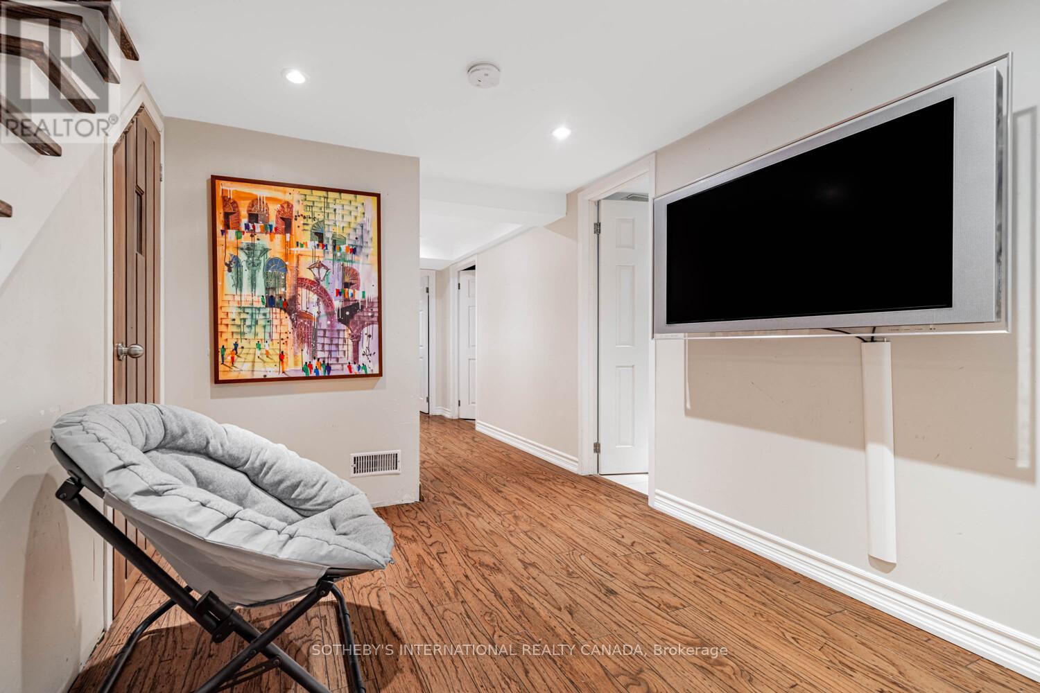 122 Kenwood Avenue, Toronto, Ontario  M6C 2S3 - Photo 28 - C12539690