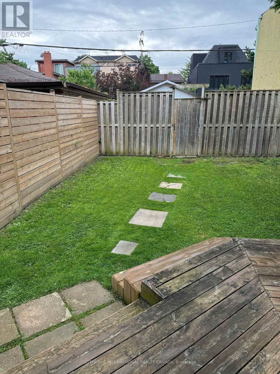 122 Kenwood Avenue, Toronto, Ontario  M6C 2S3 - Photo 33 - C12539690