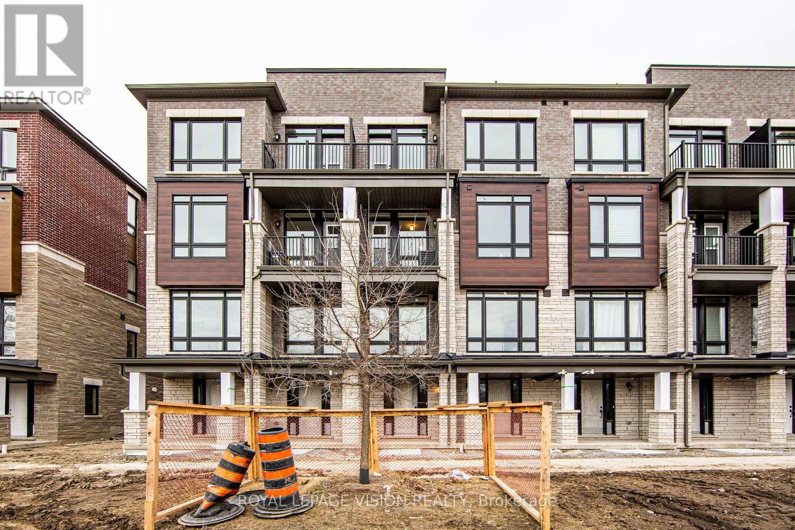 426 Salem Road S, Ajax, Ontario  L1S 7J3 - Photo 3 - E12539688