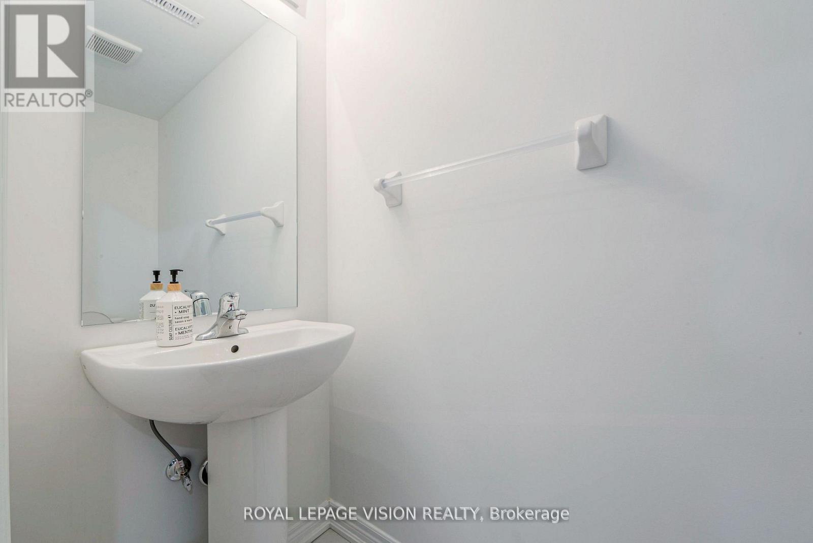 426 Salem Road S, Ajax, Ontario  L1S 7J3 - Photo 9 - E12539688