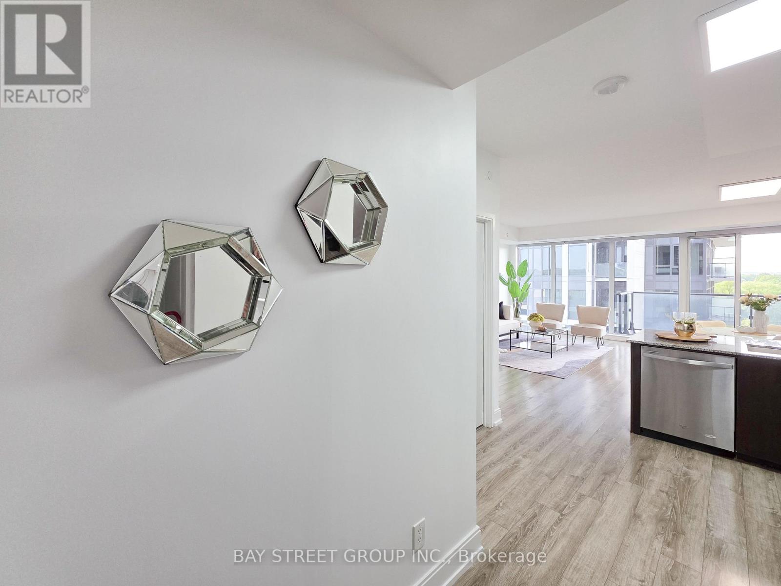 705b - 9608 Yonge Street, Richmond Hill, Ontario  L4C 0X4 - Photo 12 - N12539684