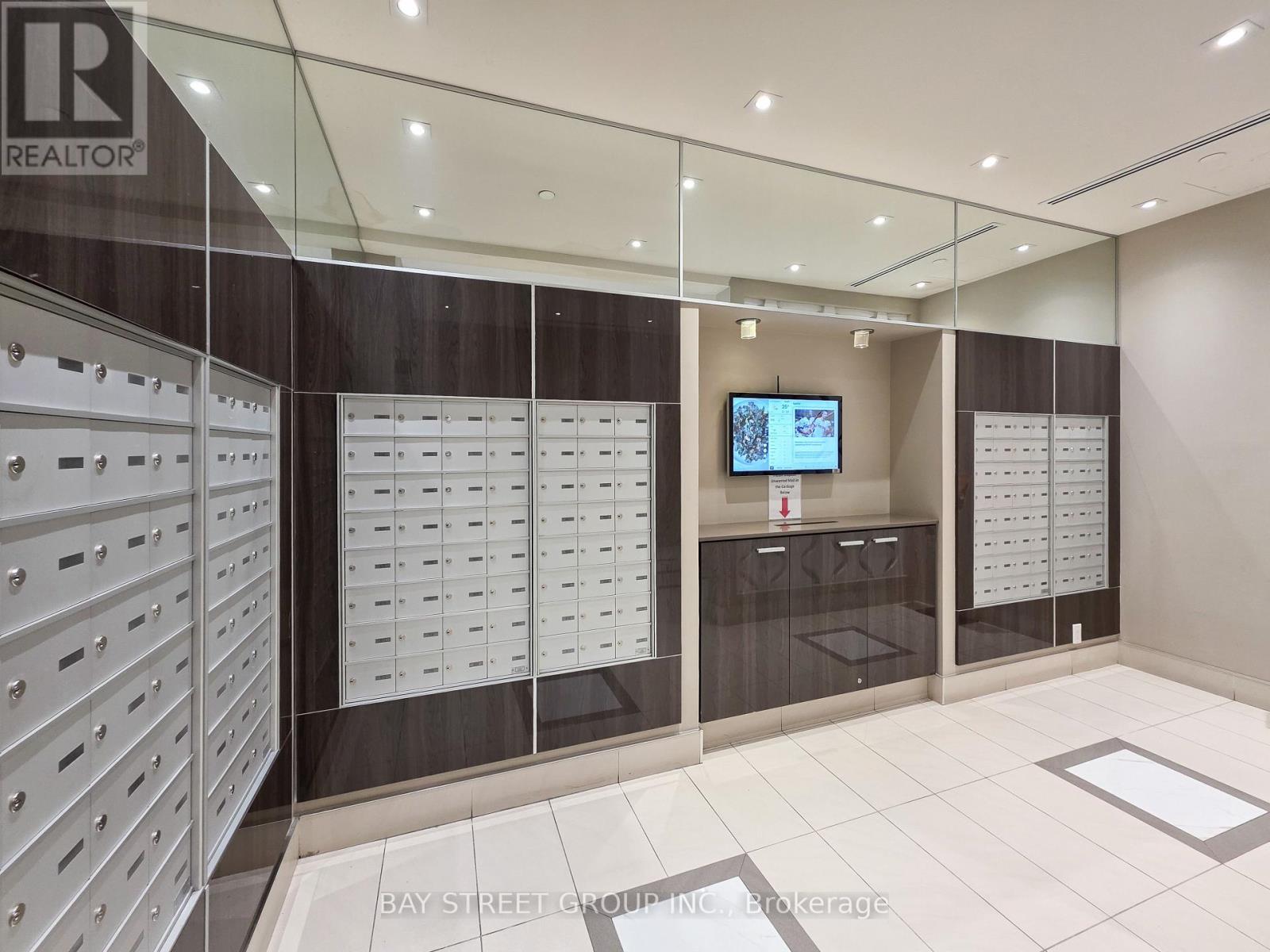 705b - 9608 Yonge Street, Richmond Hill, Ontario  L4C 0X4 - Photo 31 - N12539684