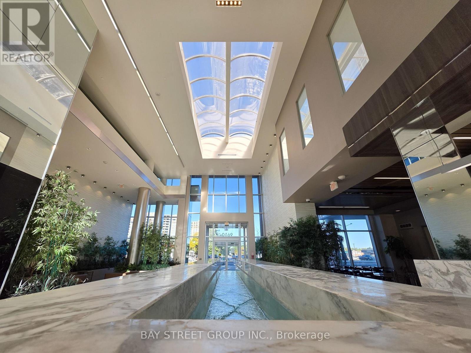 705b - 9608 Yonge Street, Richmond Hill, Ontario  L4C 0X4 - Photo 32 - N12539684